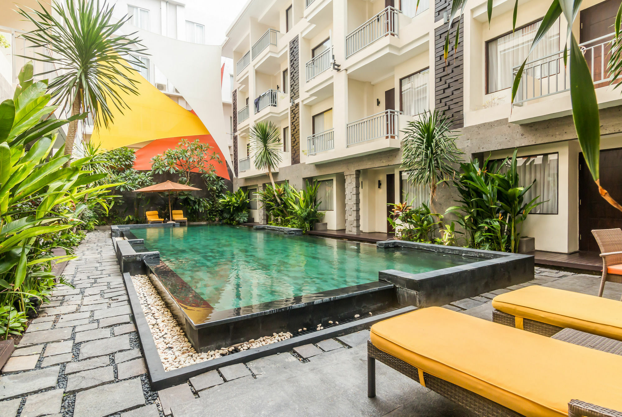 Zen Rooms Legian Dewi Sri Kuta Lombok Exterior foto