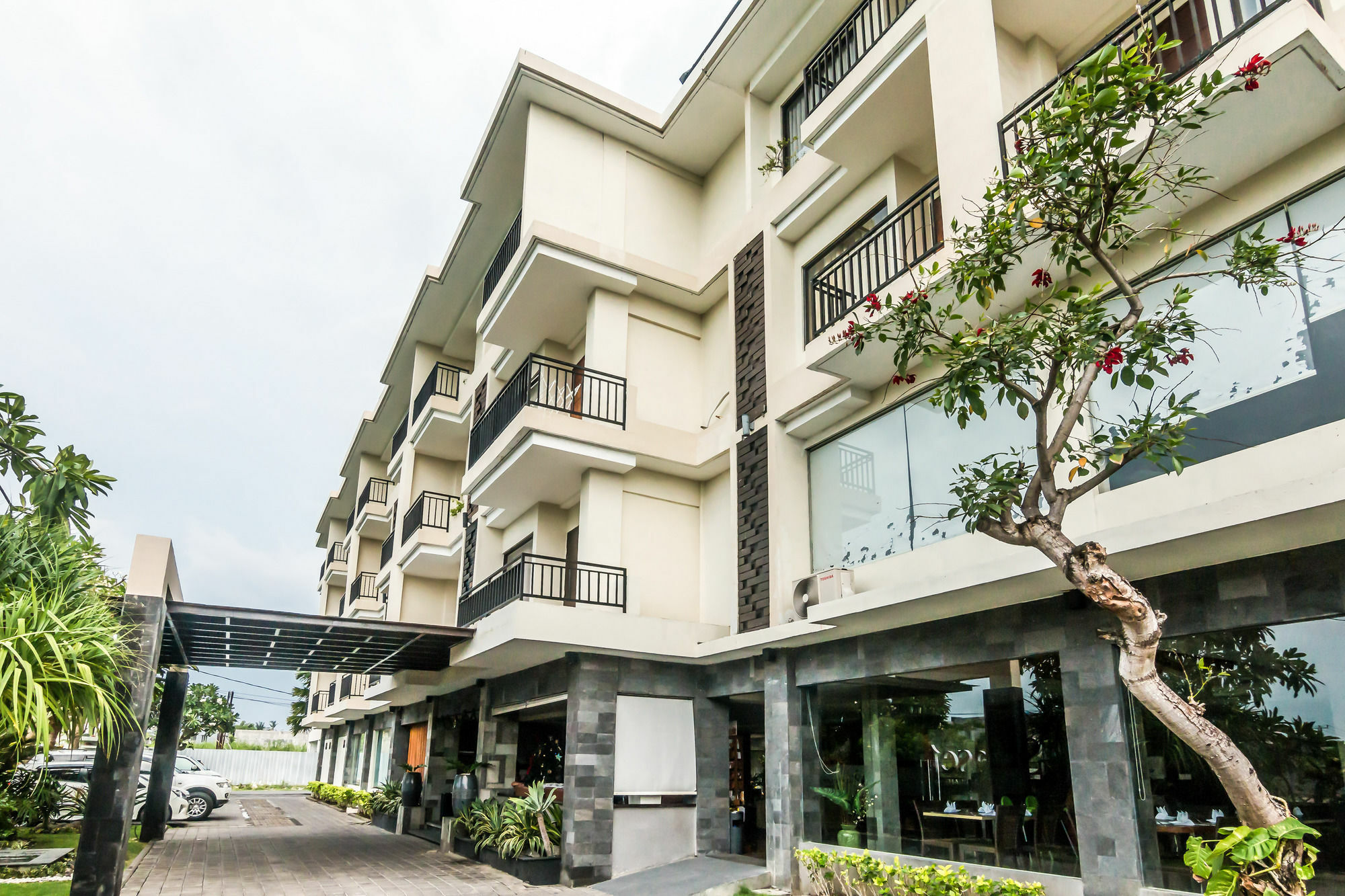 Zen Rooms Legian Dewi Sri Kuta Lombok Exterior foto